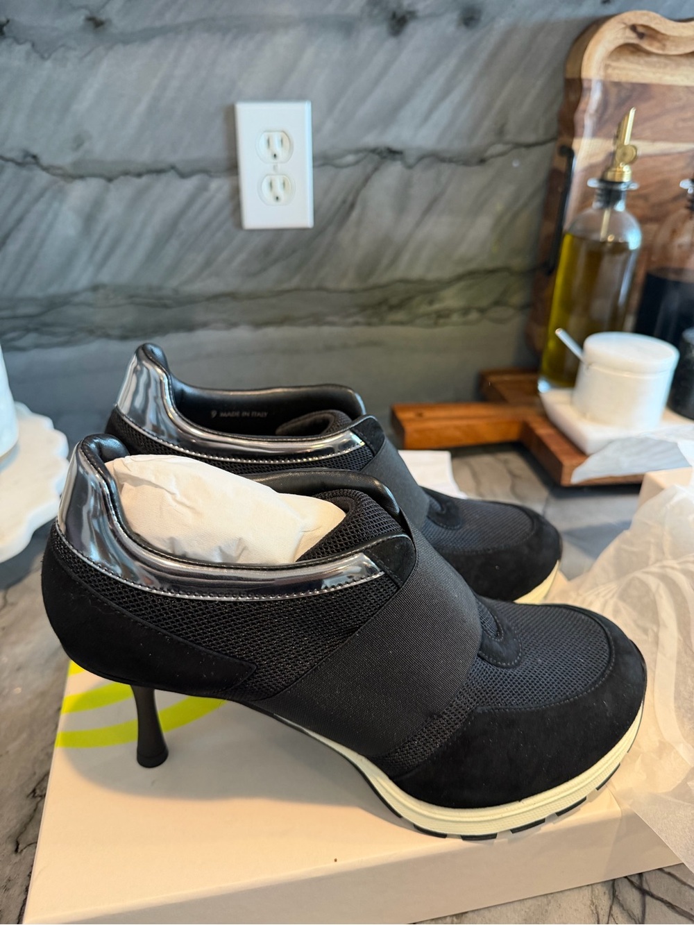 NWT NIB Sneex Icon Celebrity Favorite  Women’s Slip-On Heels Sneakers Black - Picture 11 of 15
